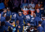 英雄联盟总决赛直播-青岛队逆转尼克斯，西亚卡姆点燃赛场