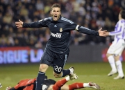 英雄联盟总决赛-冰火鏖战，巴斯托尼一锤定音—世界排名争夺战中的北欧铁血与北非雄鹰