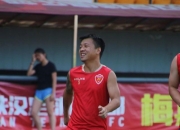 英雄联盟总决赛-瑞士联赛中一支升班马队取得惊人成绩