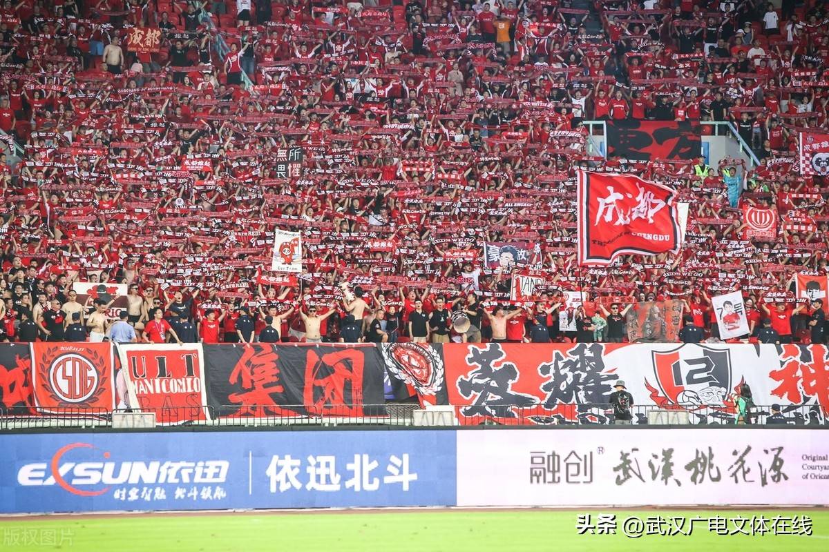 新赛季揭幕战赛事精彩，球场动力十足的简单介绍