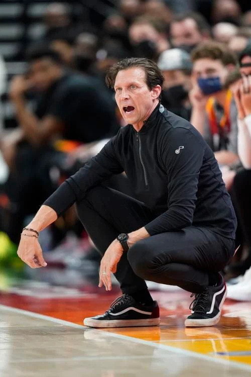 包含爵士风头无两,竞技场上全线占据统治地位的词条 包含爵士风头无两,竞技场上全线占据统治地位的词条