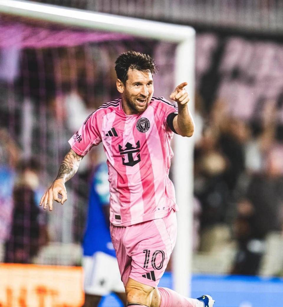 梅西率领球队获胜,助巴塞取得赛季首胜 梅西率领球队获胜,助巴塞取得赛季首胜