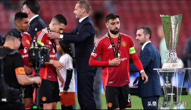 热刺客场战平曼联,令球迷惋惜不已 热刺客场战平曼联,令球迷惋惜不已