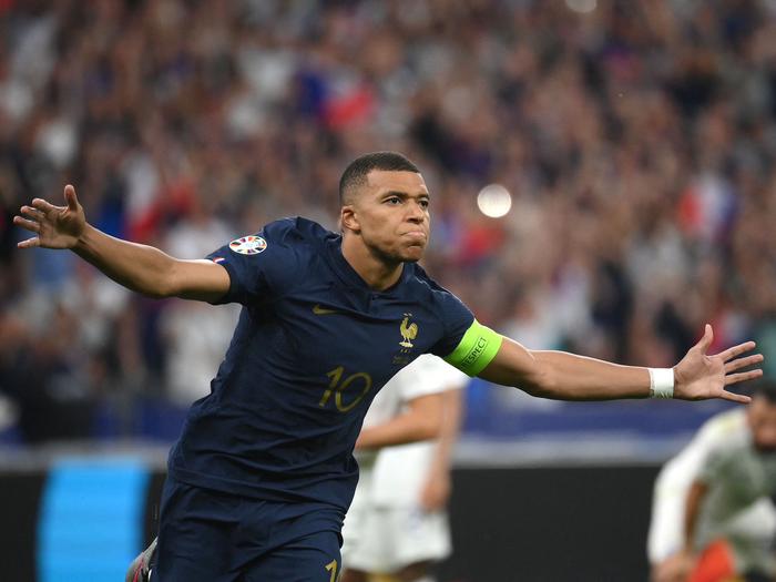 欧预赛的精彩瞬间：球员才华展露无遗的简单介绍