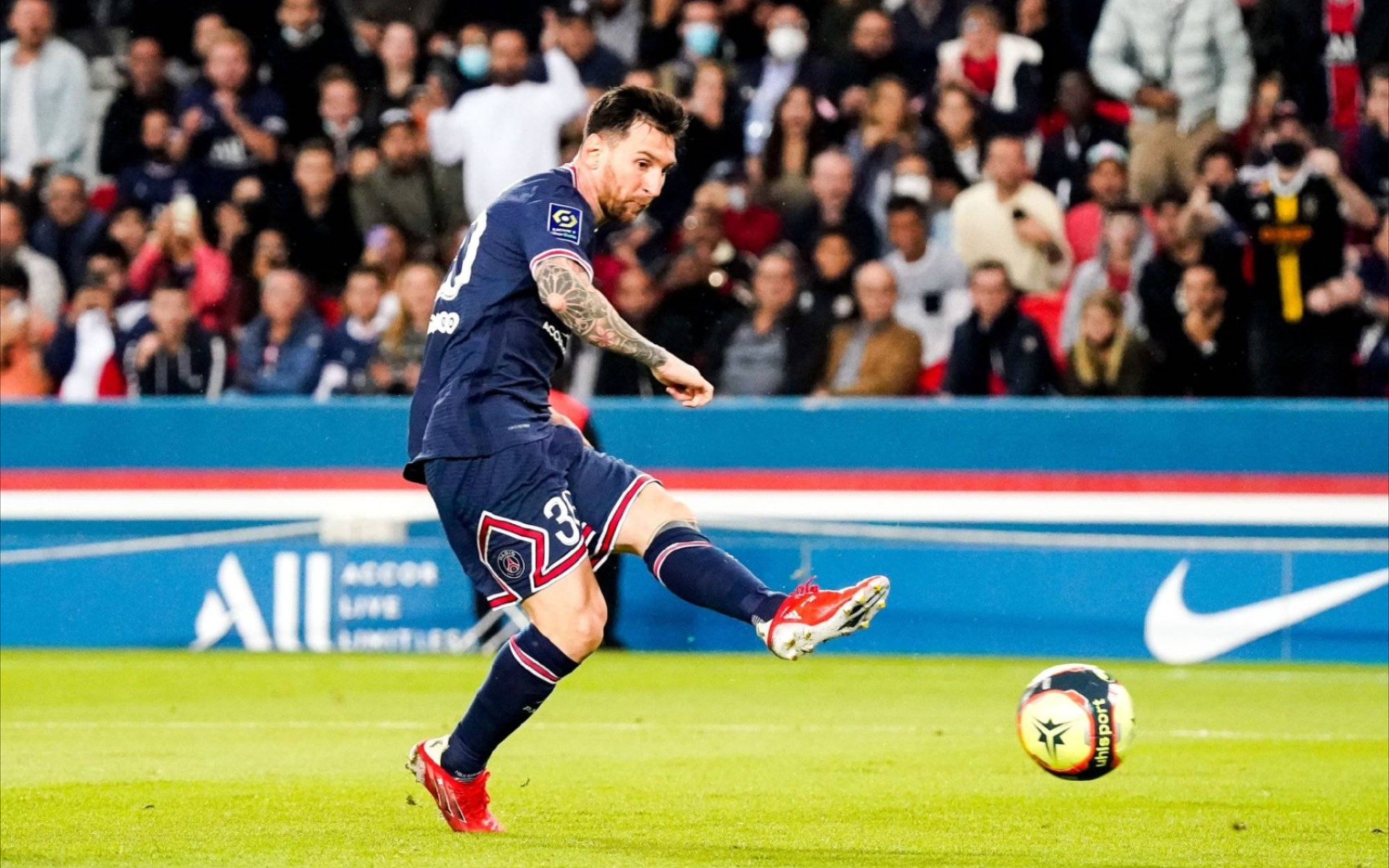 足球赛事中令人惊叹的进球瞬间 足球赛事中令人惊叹的进球瞬间