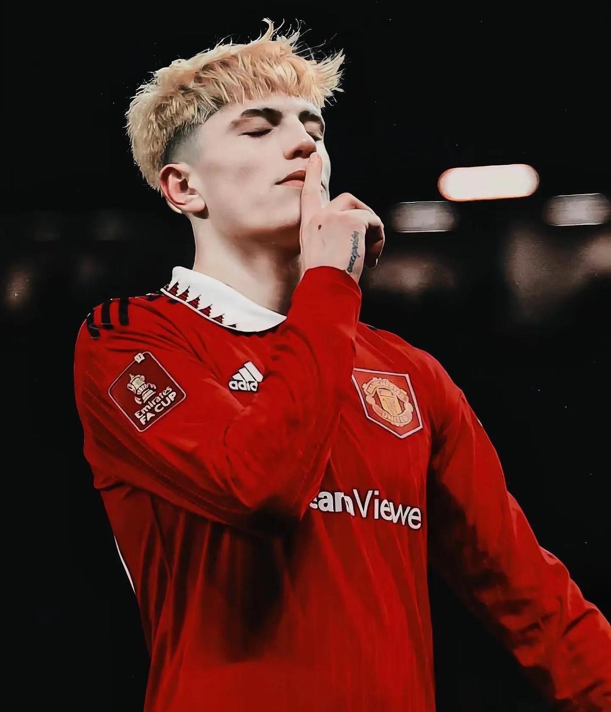 阿根廷传奇球星重新回归曼联俱乐部 阿根廷传奇球星重新回归曼联俱乐部