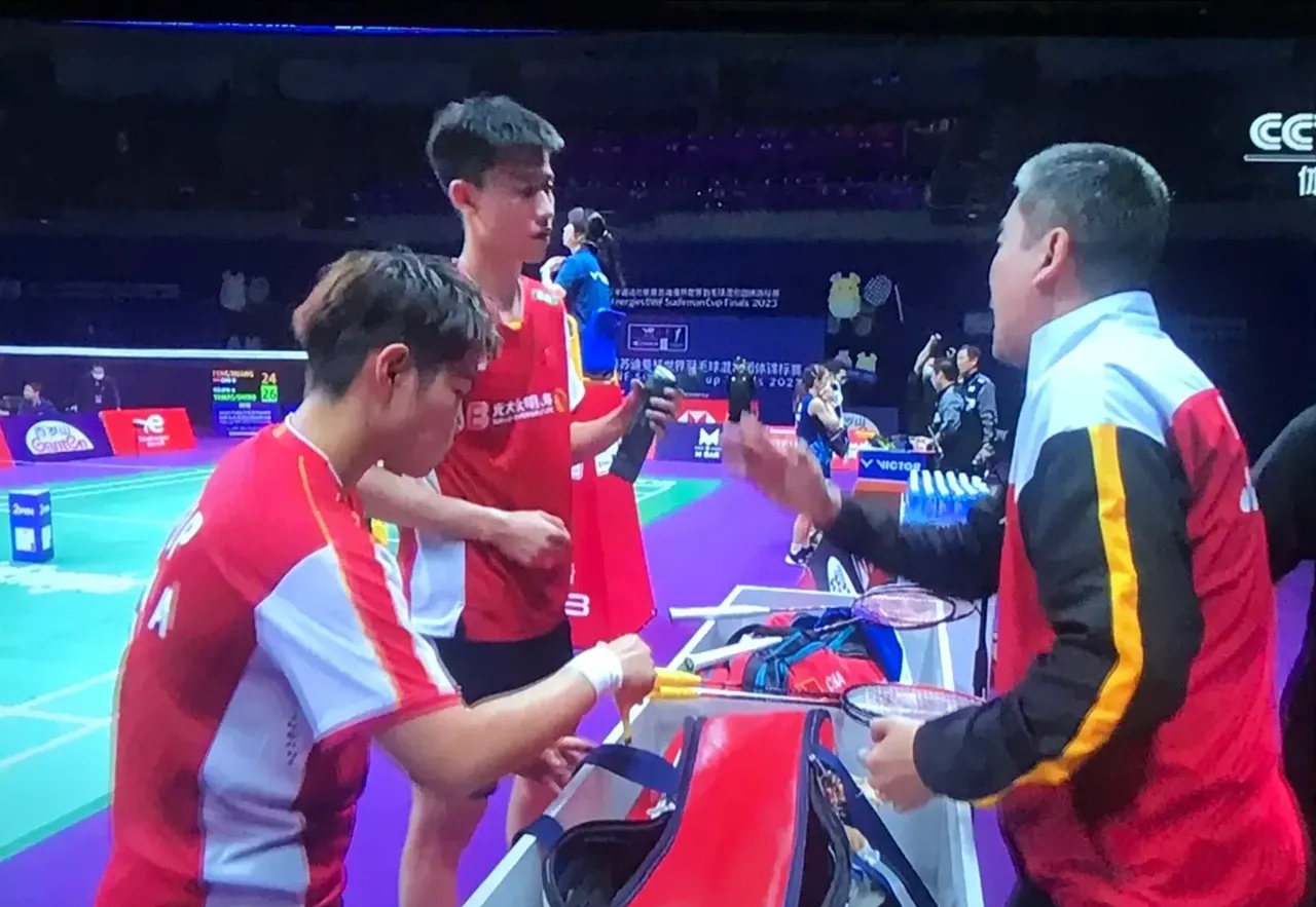 中国队翻盘日本队,郑思维扛起全队 中国队翻盘日本队,郑思维扛起全队