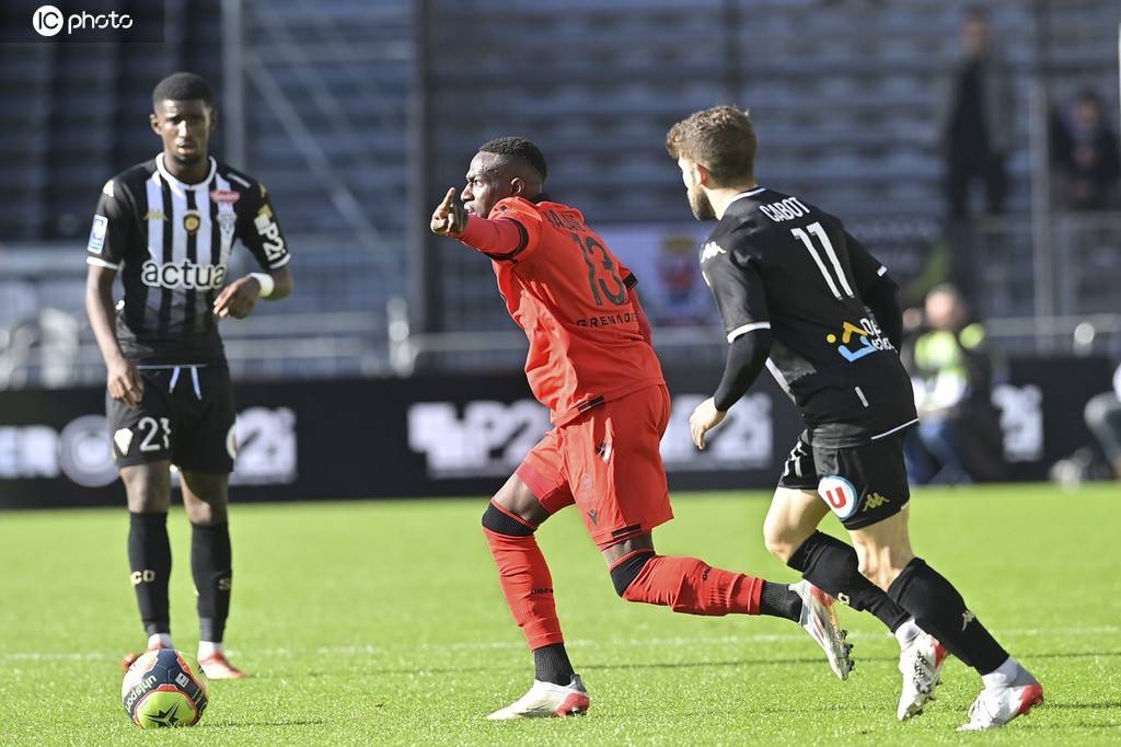 尼斯取胜昂热,提升联赛排名至前十 尼斯取胜昂热,提升联赛排名至前十