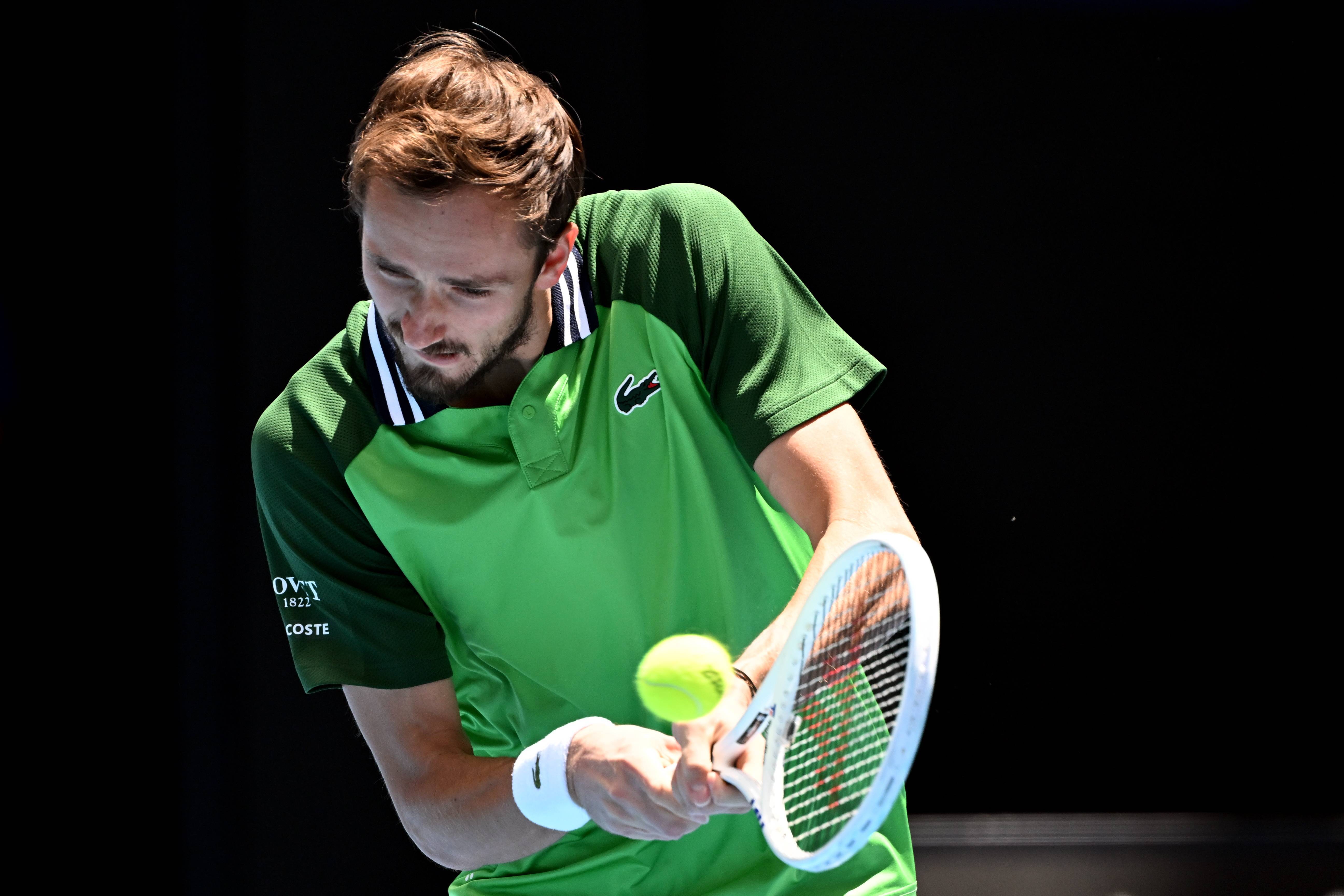 戴维斯杯力克温网，梅德韦杰夫惊艳四座