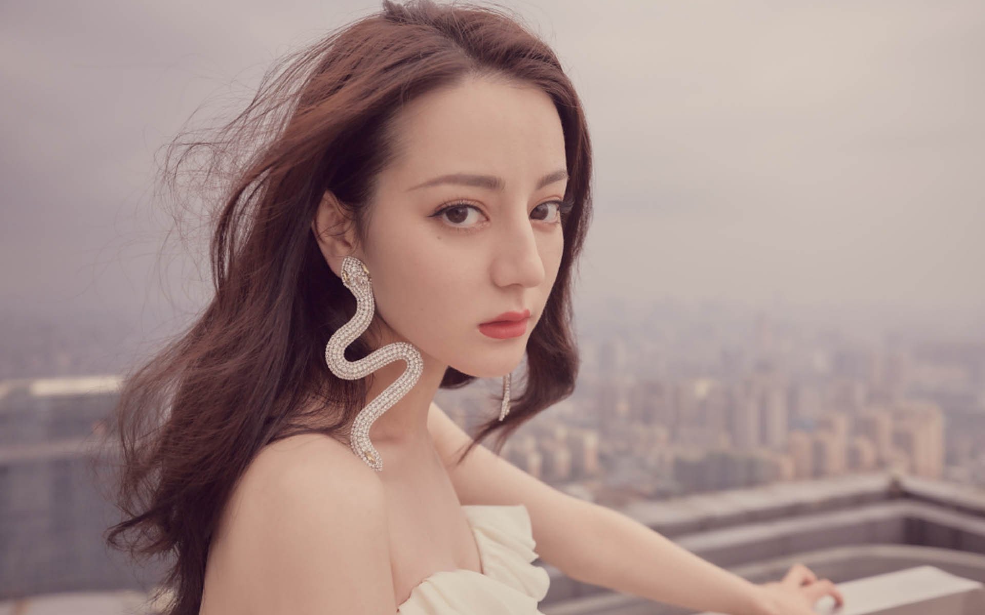 跨界节奏大师,从黄蜂骑士之战到F1街道赛,伦纳德的掌控艺术